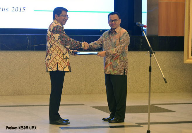 MESDM Serahkan Izin Sektor Migas dan Batubara ke Kepala BKPM